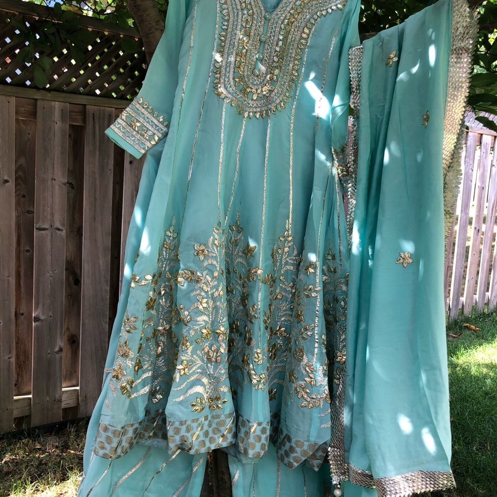 Indian party dress hand embroidered size Medium